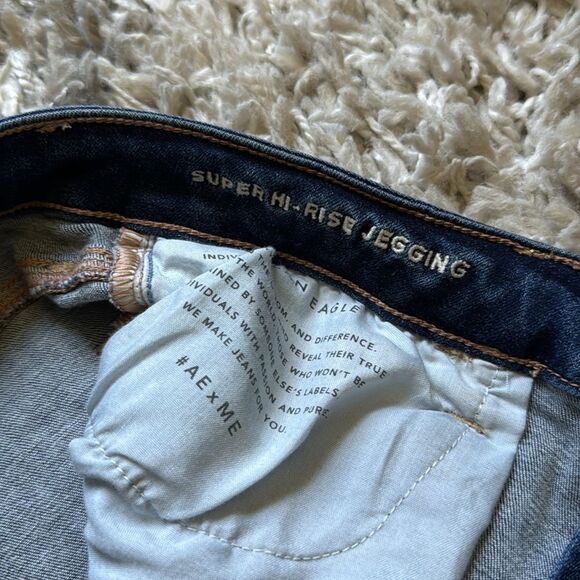 American Eagle Distressed Super Hi Rise Jeggings Size 10 Short 10S - Picture 7 of 8